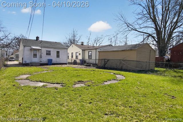 22447 Sharrow Avenue, Warren, MI 48089