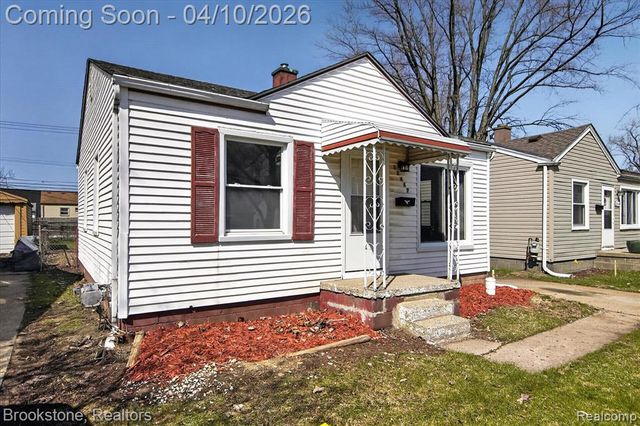 22447 Sharrow Avenue, Warren, MI 48089