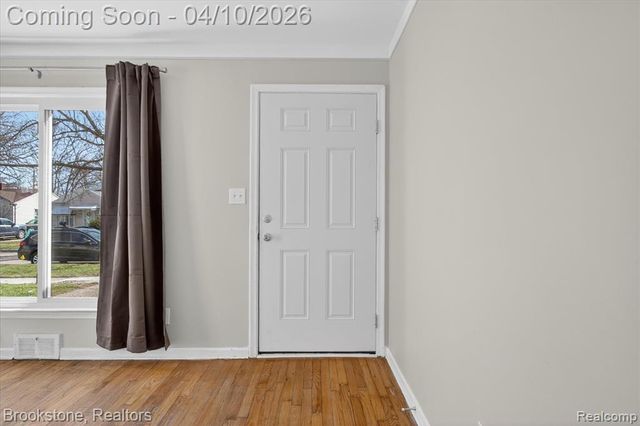 22447 Sharrow Avenue, Warren, MI 48089