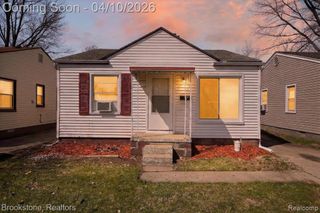 22447 Sharrow Avenue, Warren, MI 48089