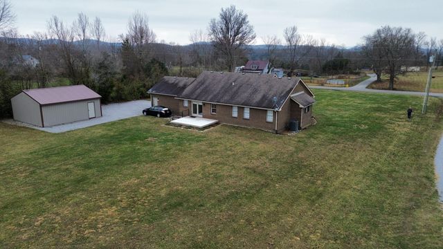 1887 Gaffney Road, Crab Orchard, KY 40419