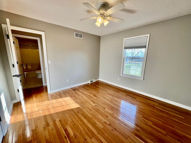 1887 Gaffney Road, Crab Orchard, KY 40419