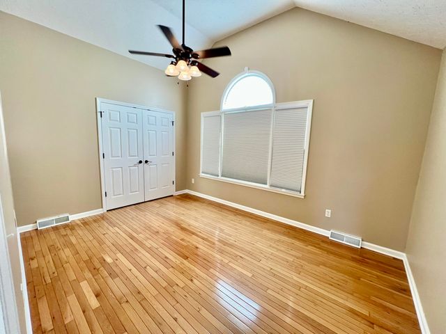 1887 Gaffney Road, Crab Orchard, KY 40419