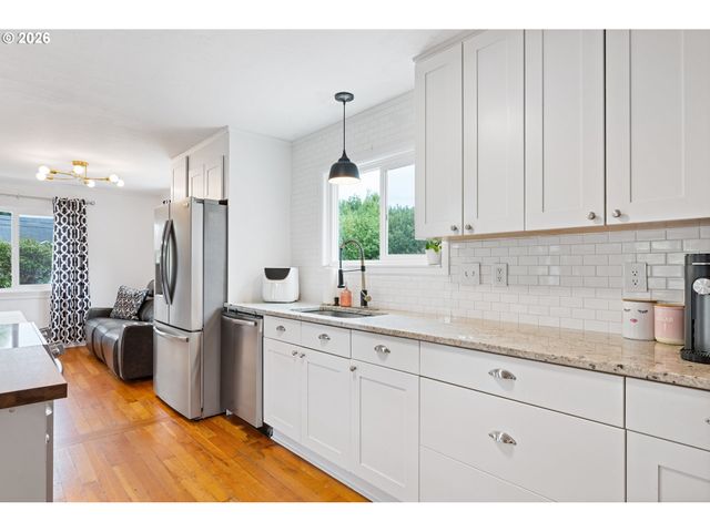 3403 COLUMBIA HEIGHTS Rd, Longview, WA 98632