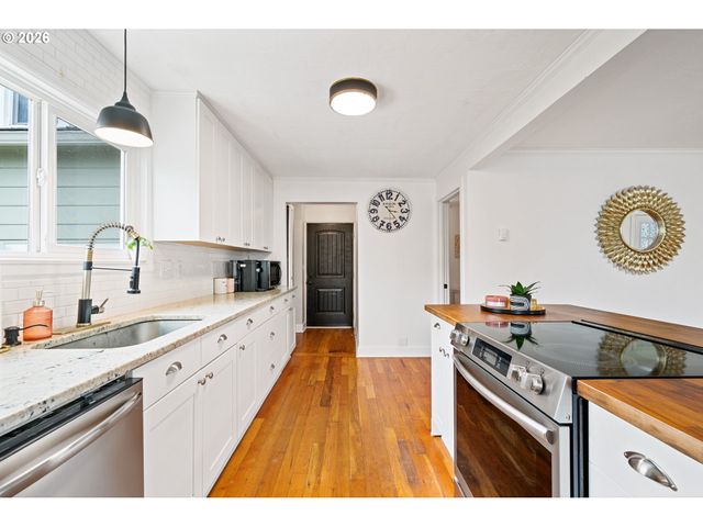 3403 COLUMBIA HEIGHTS Rd, Longview, WA 98632