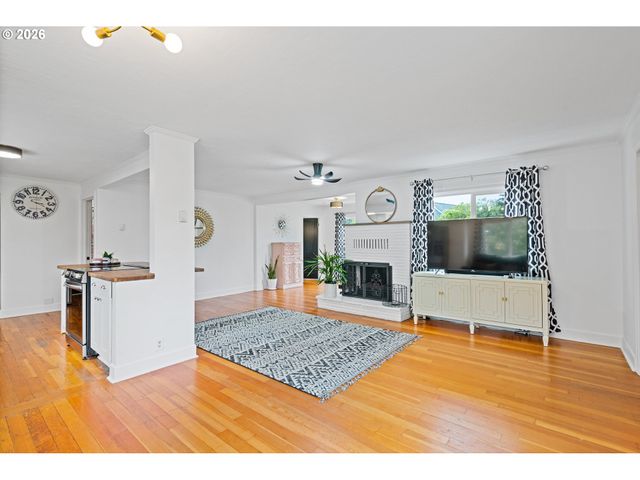 3403 COLUMBIA HEIGHTS Rd, Longview, WA 98632
