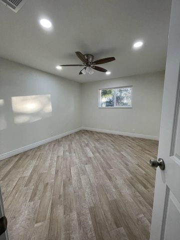 19342 E South Avenue, Reedley, CA 93654