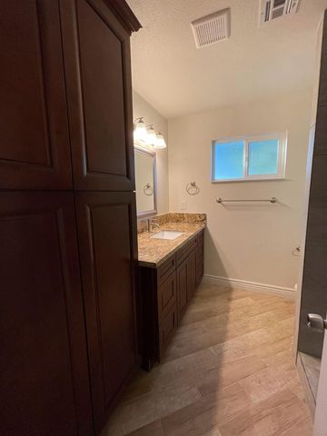 19342 E South Avenue, Reedley, CA 93654