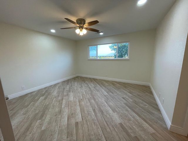 19342 E South Avenue, Reedley, CA 93654