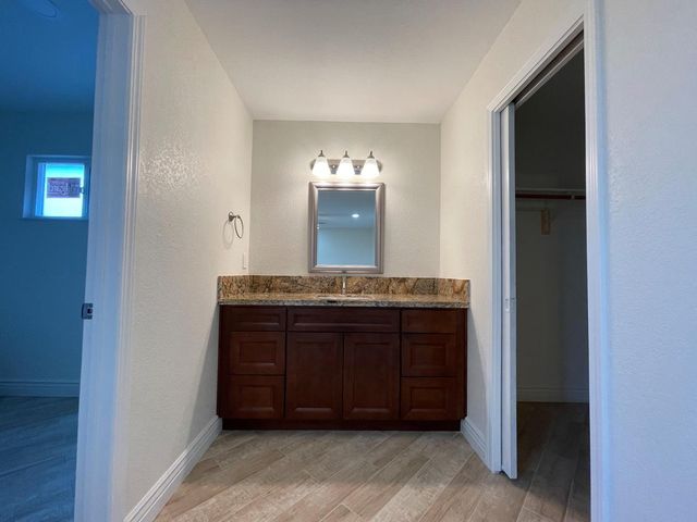 19342 E South Avenue, Reedley, CA 93654