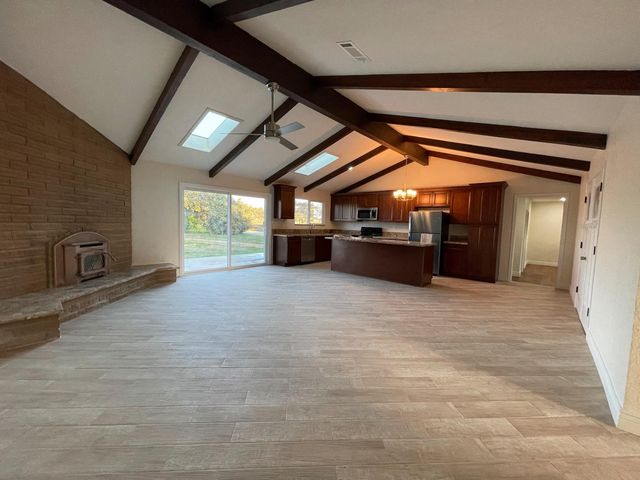 19342 E South Avenue, Reedley, CA 93654