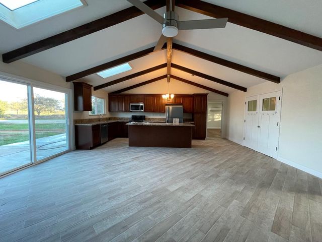 19342 E South Avenue, Reedley, CA 93654