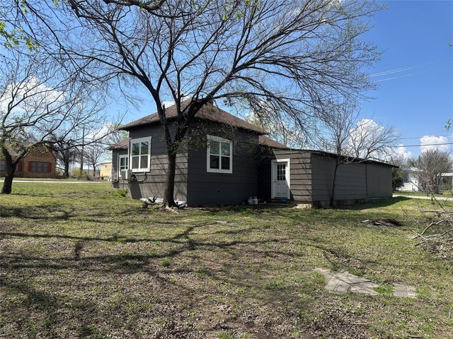 801 E Gentry, Hamilton, TX 76531