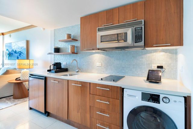 6801 Collins Avenue C414, Miami Beach, FL 33141