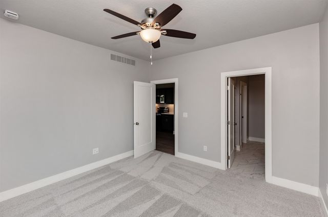860 Gray Avenue, Waukee, IA 50263