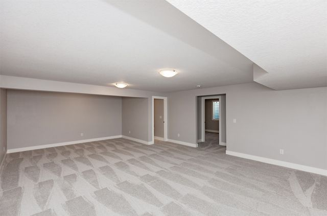 860 Gray Avenue, Waukee, IA 50263