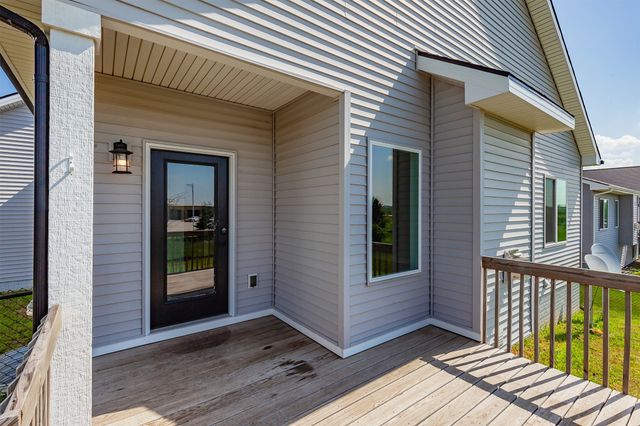 860 Gray Avenue, Waukee, IA 50263