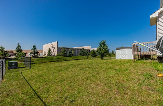 860 Gray Avenue, Waukee, IA 50263