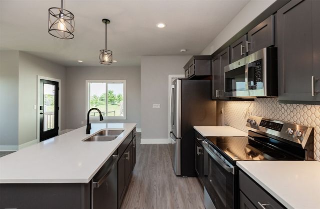 860 Gray Avenue, Waukee, IA 50263