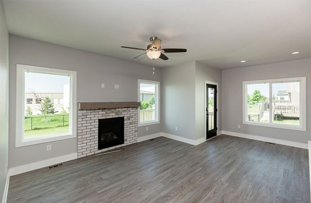 860 Gray Avenue, Waukee, IA 50263