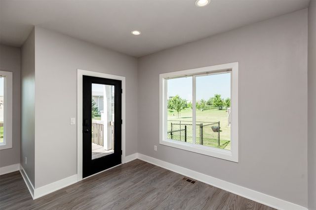 860 Gray Avenue, Waukee, IA 50263