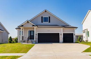 860 Gray Avenue, Waukee, IA 50263
