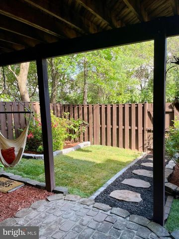 46895 RABBITRUN TER, Sterling, VA 20164