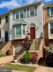 46895 RABBITRUN TER, Sterling, VA 20164