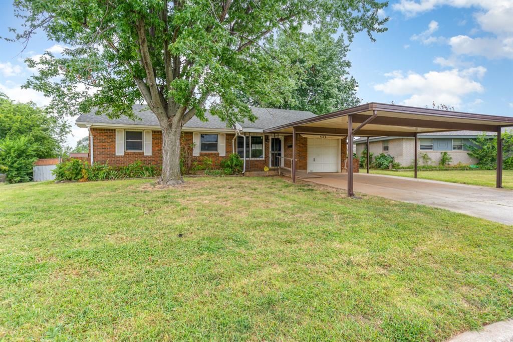 425 S Dallas Avenue, Moore, OK 73160