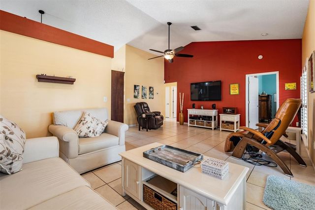 1505 LAKEHURST WAY, Brandon, FL 33511