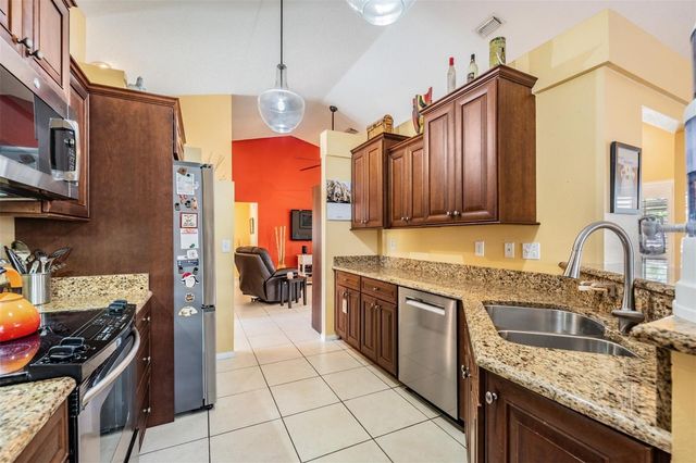 1505 LAKEHURST WAY, Brandon, FL 33511