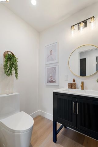 5521 Fremont St, Oakland, CA 94608