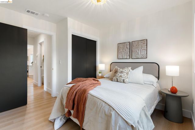 5521 Fremont St, Oakland, CA 94608