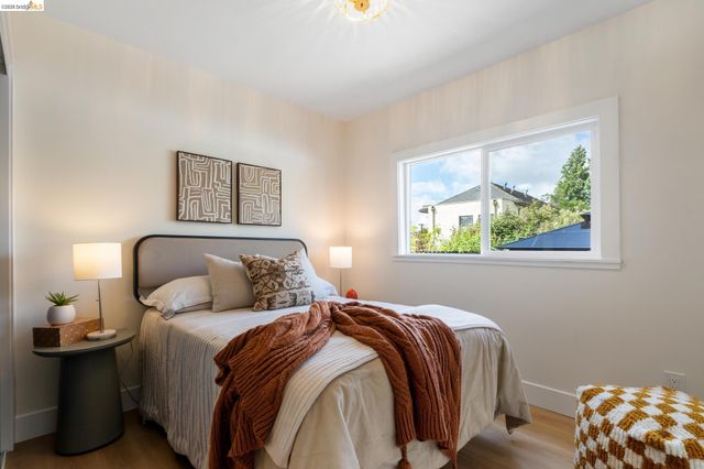 5521 Fremont St, Oakland, CA 94608