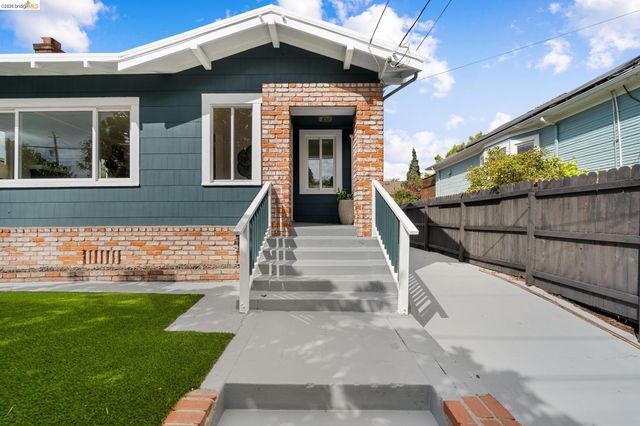 5521 Fremont St, Oakland, CA 94608