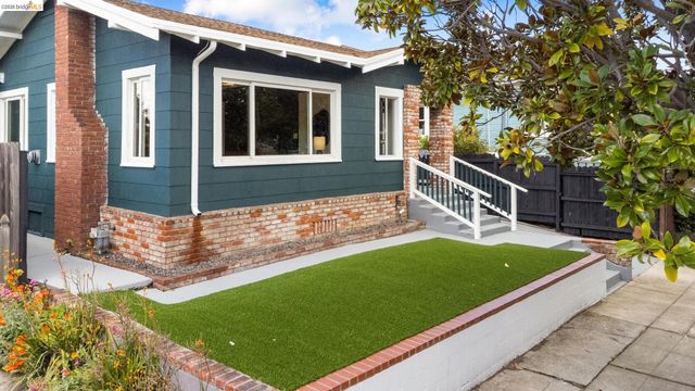 5521 Fremont St, Oakland, CA 94608