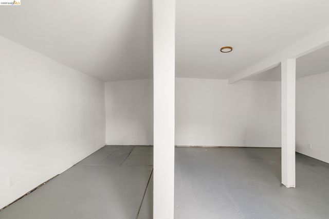 5521 Fremont St, Oakland, CA 94608