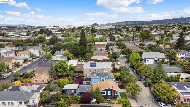 5521 Fremont St, Oakland, CA 94608
