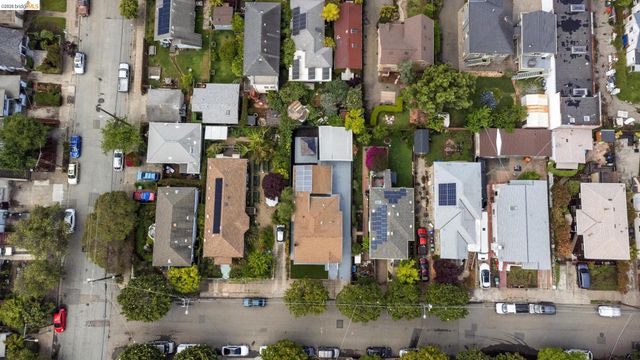 5521 Fremont St, Oakland, CA 94608