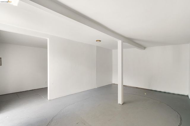 5521 Fremont St, Oakland, CA 94608