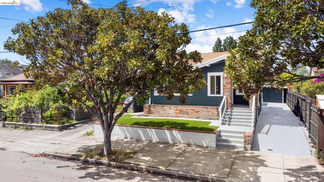 5521 Fremont St, Oakland, CA 94608