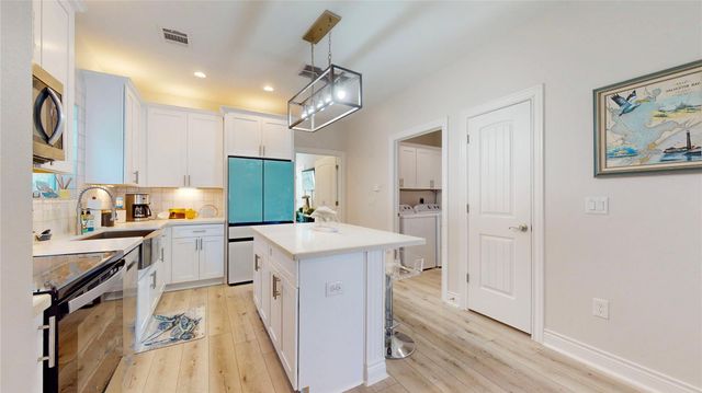 3211 Avenue K, Galveston, TX 77550