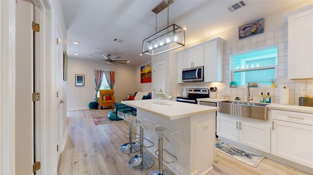 3211 Avenue K, Galveston, TX 77550