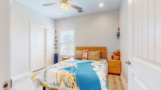 3211 Avenue K, Galveston, TX 77550