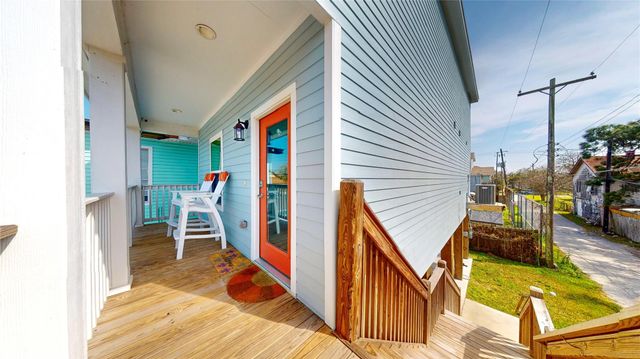 3211 Avenue K, Galveston, TX 77550