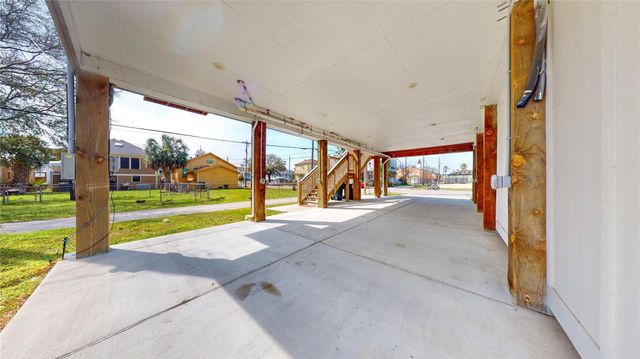 3211 Avenue K, Galveston, TX 77550