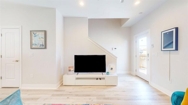 3211 Avenue K, Galveston, TX 77550