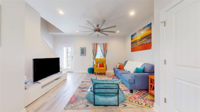 3211 Avenue K, Galveston, TX 77550