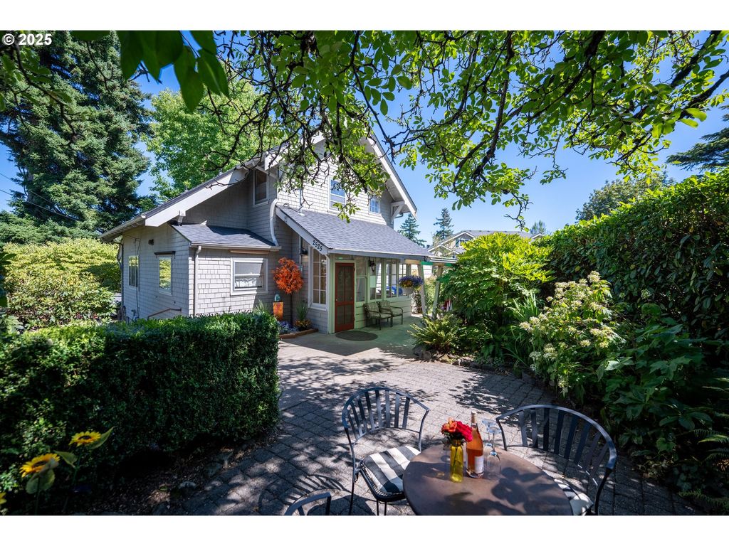 2525 Sw HUME Ct, Portland, OR 97219