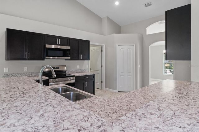 17 HAWTHORNE COURT, Homosassa, FL 34446